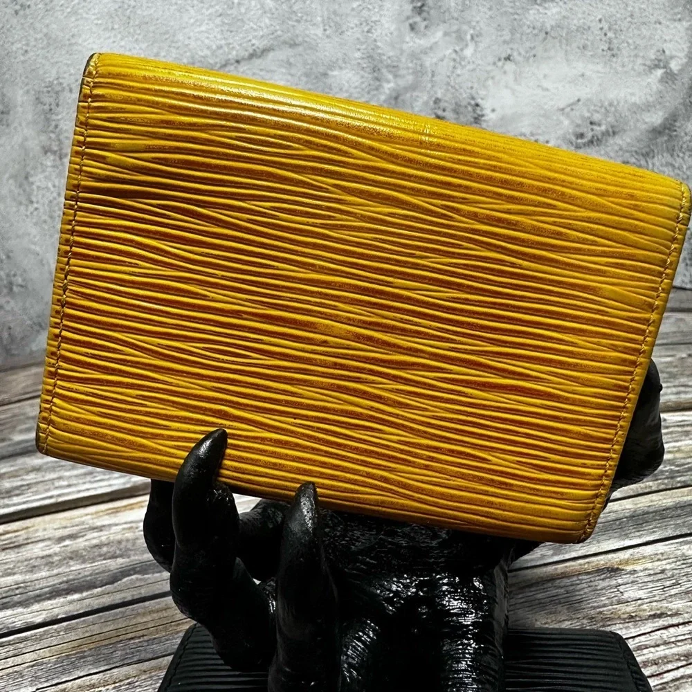 Louis Vuitton Authentic Vintage Yellow Purple Epi 6-Key Holder - Picture 2 of 16